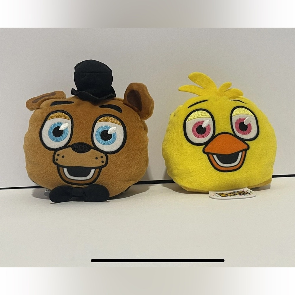 Official FNAF Five Nights At Freddys Plush Reversible Heads Of Freddy and Chica